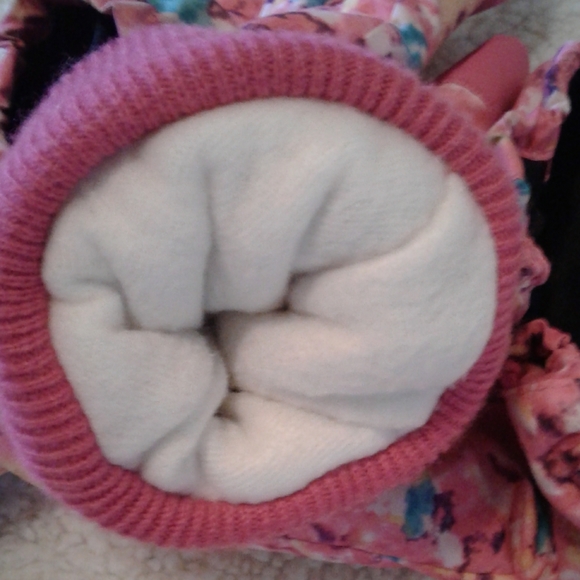 🌺 Like New Girl's Thinsulate Waterproof Gloves - Picture 10 of 13